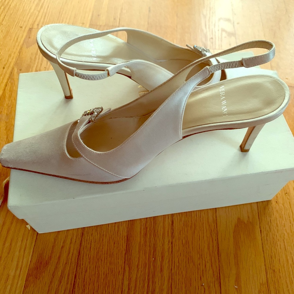 Vera Wang white satin sling backs. Size 6 1/2